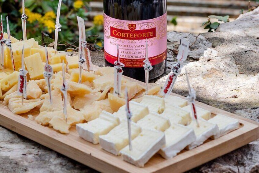 Valpolicella Wine Tour and Tasting in Medieval Court