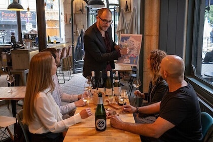 Paris Wine Tasting Experience in Montmartre