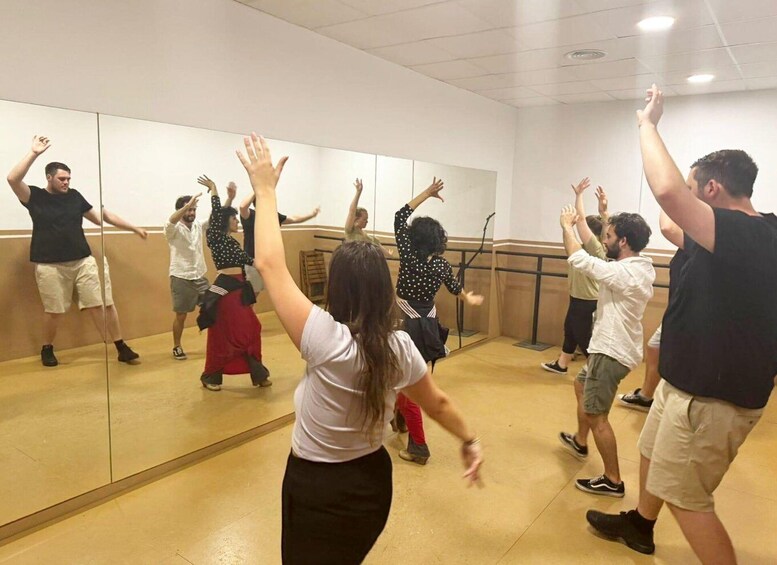 Picture 7 for Activity Seville: Enjoy a class of approach to flamenco