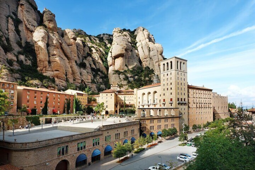 Montserrat Private Tour and Wine Tasting from Barcelona