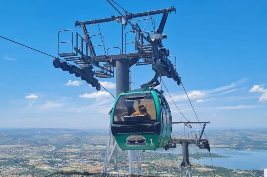 Private Johannesburg Wine Tasting and Cableway Half Day Tour