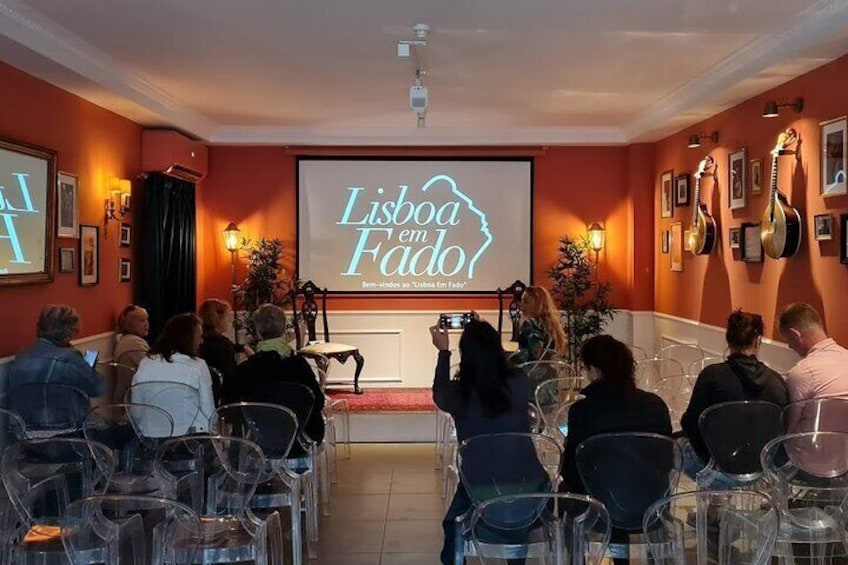 Evening Intimate Live Fado Music Show in Lisbon with Port Wine