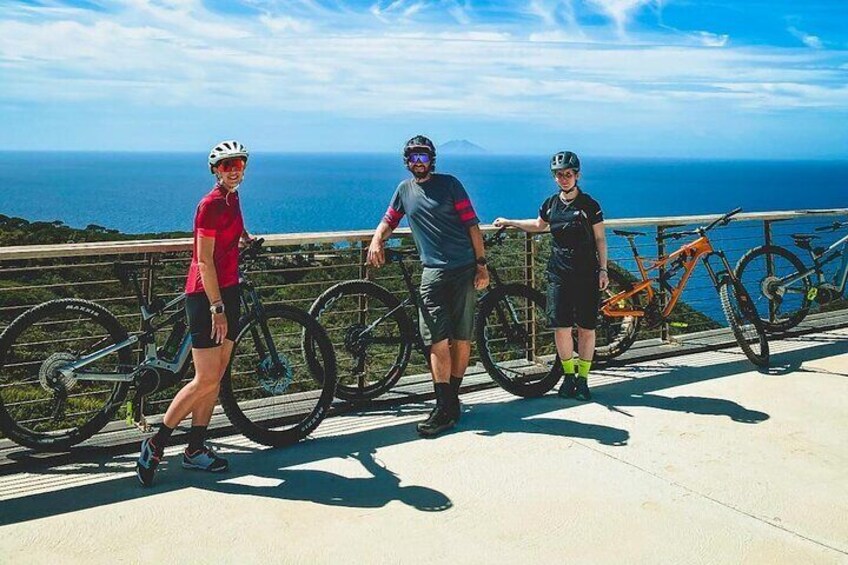 2-Hour Tour, Wine Tasting, E-bike at Tenuta delle Ripalte