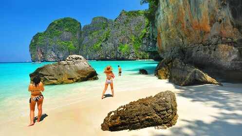 Small-Group Day Tour of Phang Nga Bay with Canoeing 