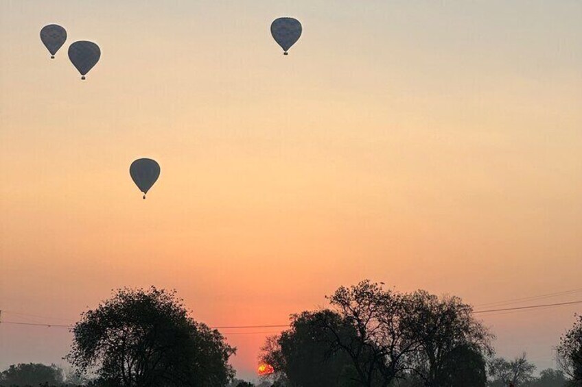 Fly in a Balloon Over Teotihuacan with Private Transportation