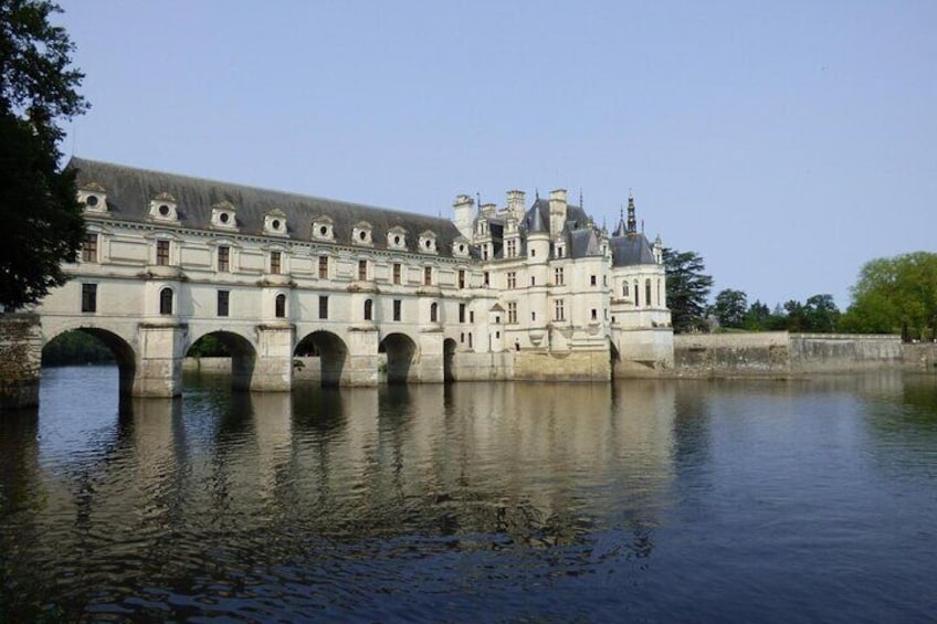 Loire Valley Castles Private Tour by Minivan from Paris