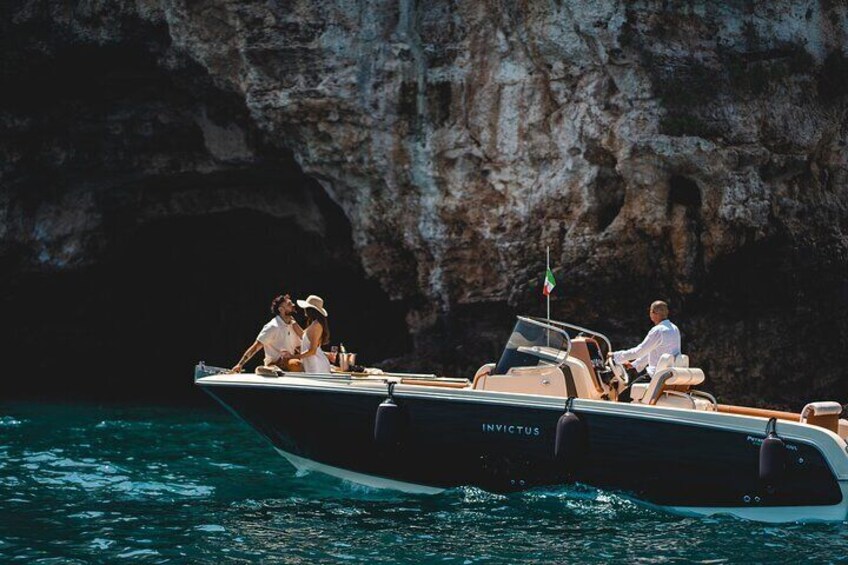 Polignano a Mare: Private tour of the caves with champagne - 4 hours