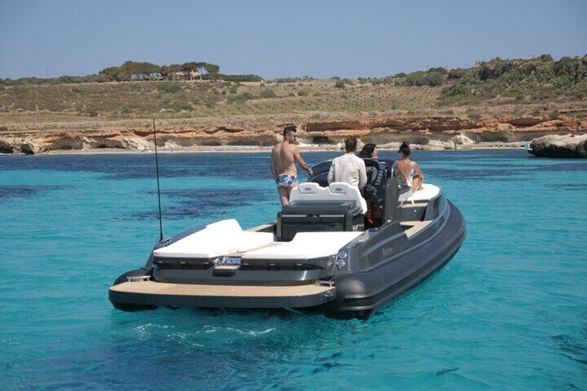 Private tour of the Egadi Islands by dinghy