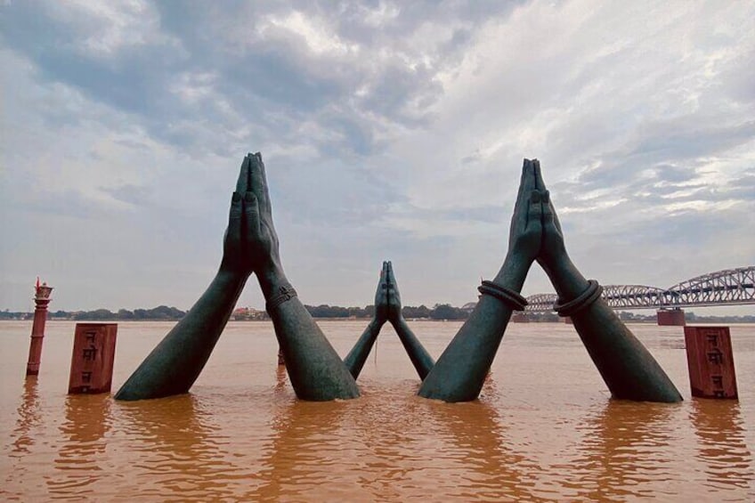 Marigold Boat Tour in Varanasi