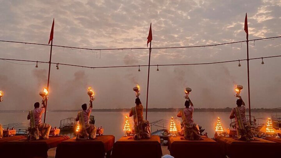 Marigold Boat Tour in Varanasi