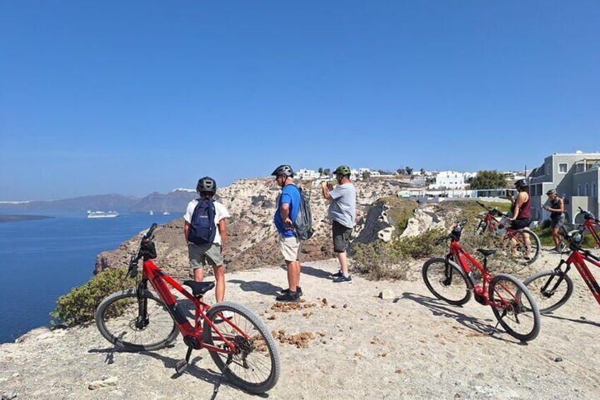 Santorini: E-bike tour from the Tomato Industrial Museum