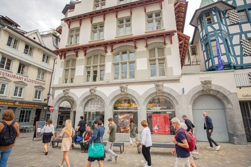 Meeting point at the Tourist Information St.Gallen