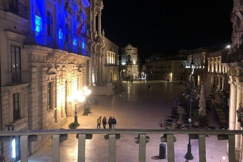 Guided night tour of Ortigia in Syracuse