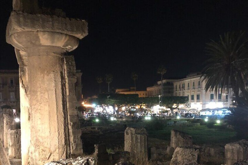 Guided night tour of Ortigia in Syracuse