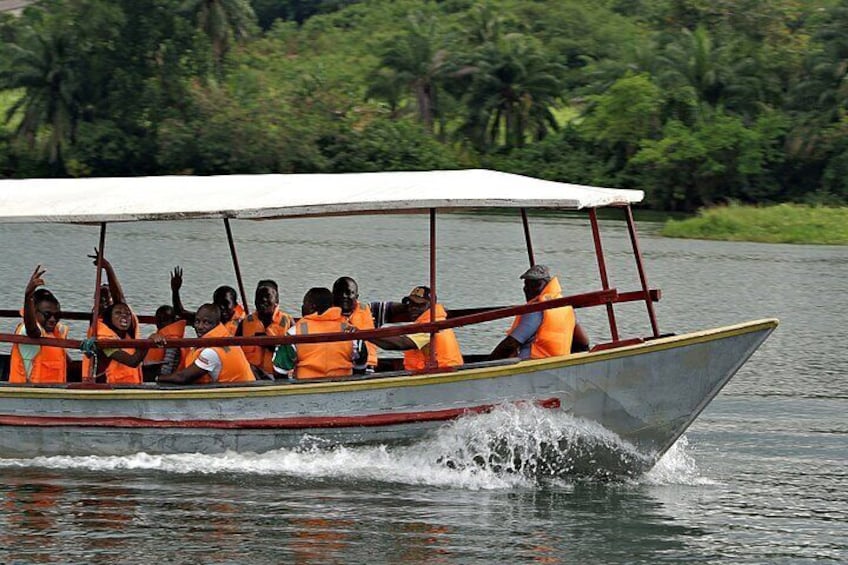 Caves and Cruise Tour in Ghana