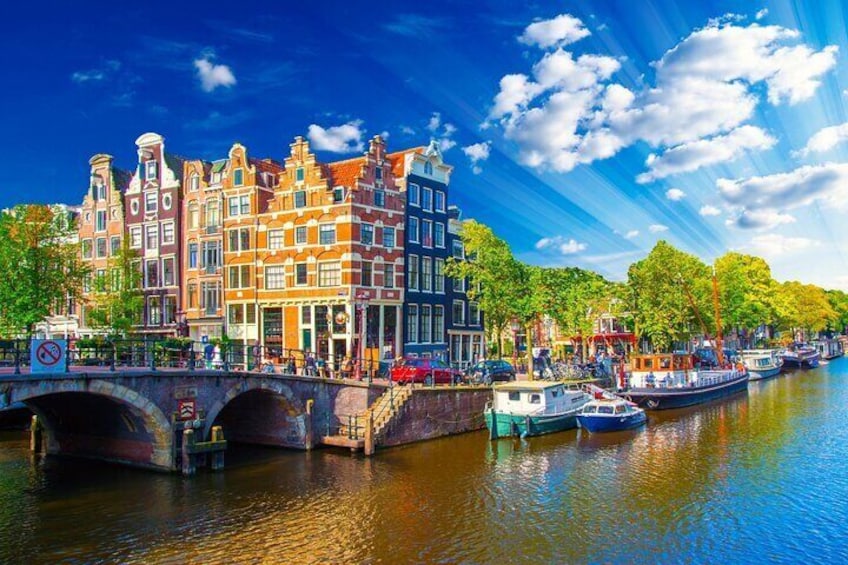 Private transfer from Rotterdam to Amsterdam, 2h Stop in Leiden