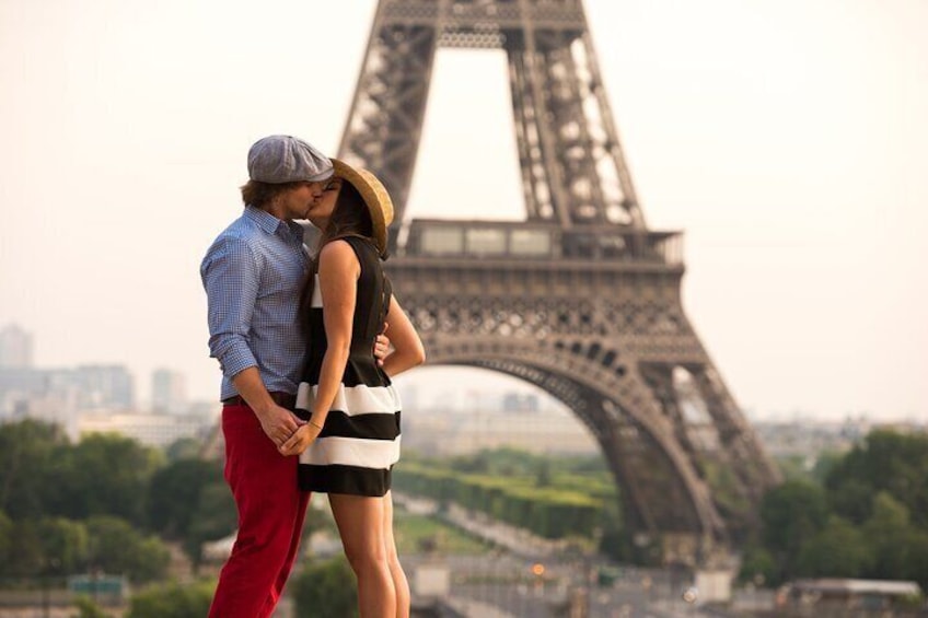 Paris: Eiffel Tower Photo Shoot