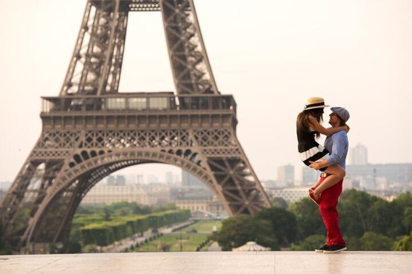 Paris: Eiffel Tower Photo Shoot