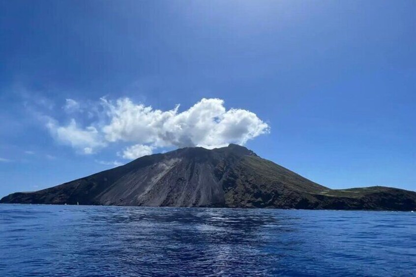 Rent our boat Principessa in Stromboli 