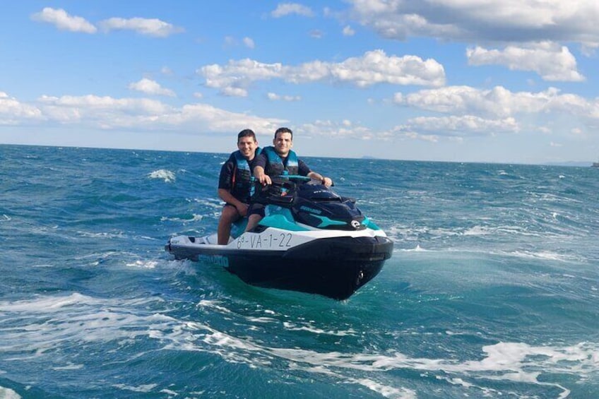 Jetski in Valencia for 30 minutes for 1 or 2 people