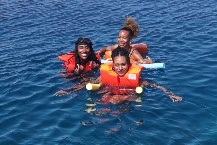 4 hours Swimming Cruise with Drinks and Snack (Rhodes Center)