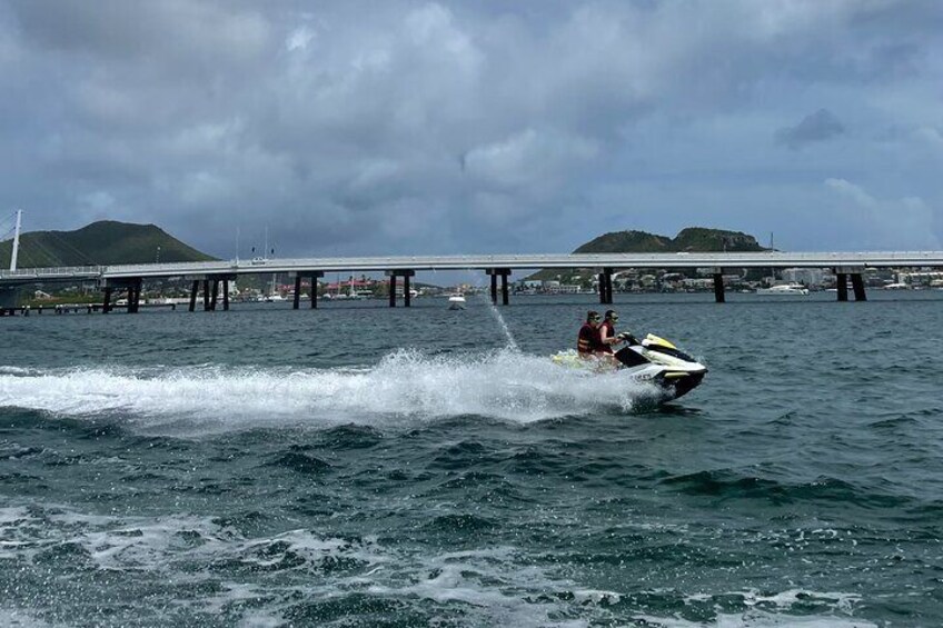 Passage under the Simpson bay bridge