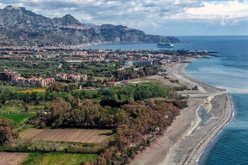 35 min Taormina and Etna private helicopter tour from Fiumefreddo

