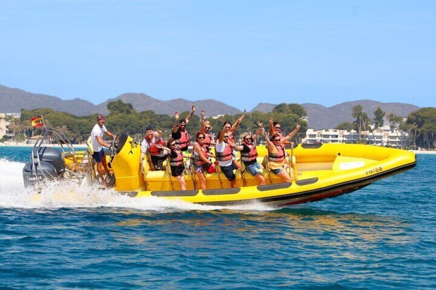 1 Hour of Adrenaline and Speedboat adventure in Alcúdia