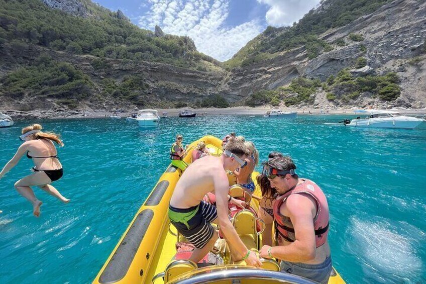 1 Hour of Adrenaline and Speedboat adventure in Alcúdia
