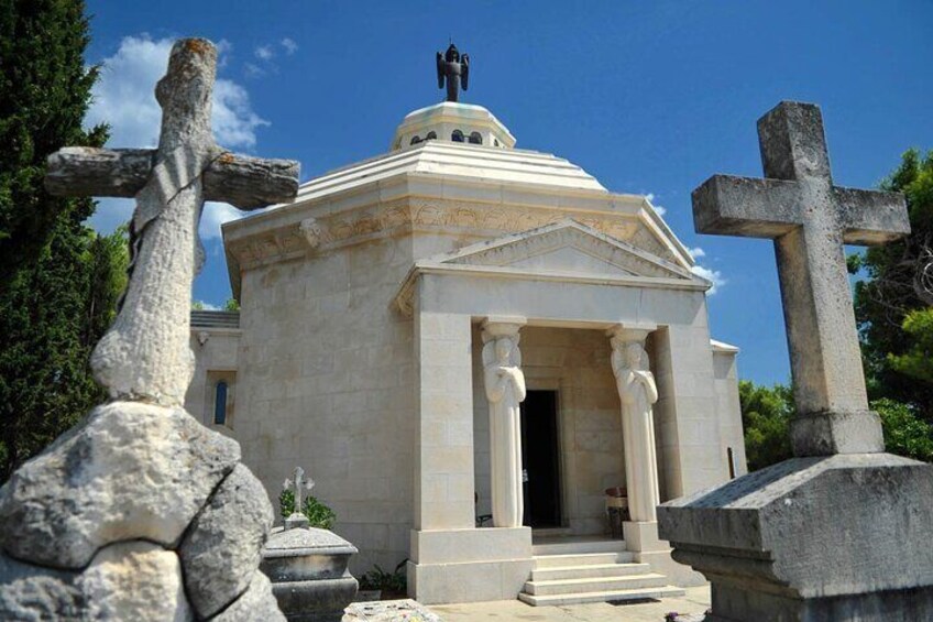 The most famous Croatian sculptor, Ivan Mestrovic, built an astonishing testimony of love and death.