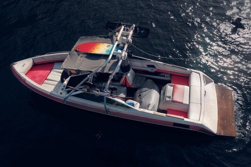 2 Hours Private Boat Activity with 30 min Wakeboard Wakesurf