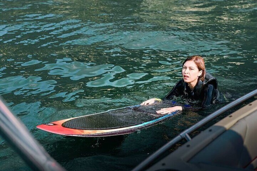 2 Hours Private Boat Activity with 30 min Wakeboard Wakesurf