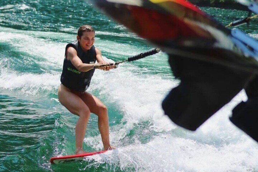2 Hours Private Boat Activity with 30 min Wakeboard Wakesurf