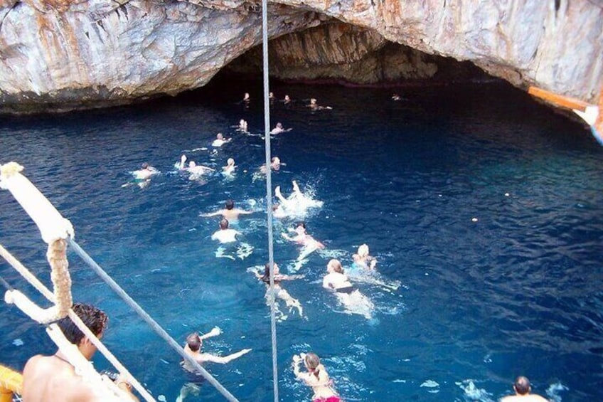 Alanya All Inclusive Pirate Boat Trip With Hotel Transfer