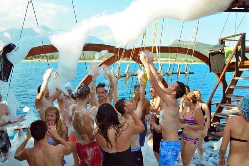 Alanya All Inclusive Pirate Boat Trip With Hotel Transfer