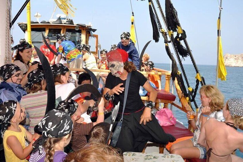 Alanya All Inclusive Pirate Boat Trip With Hotel Transfer