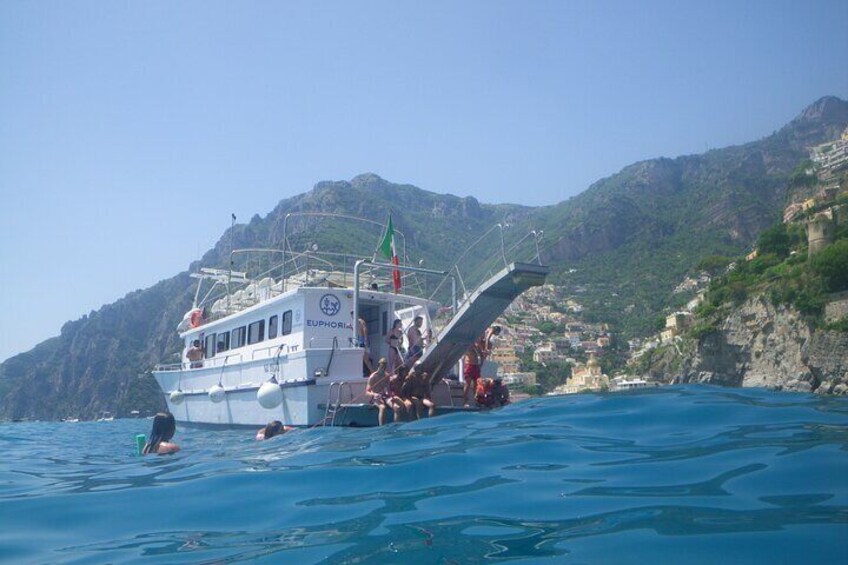 Amalfi Coast by boat with aperitif, lunch and sea breaks