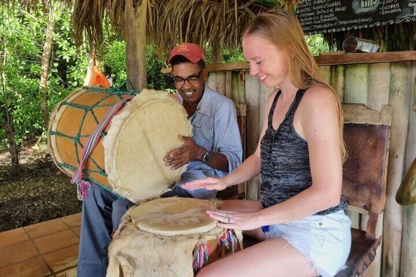 Experience the exhileration of the infectious rythms of vallenato and cumbia. 