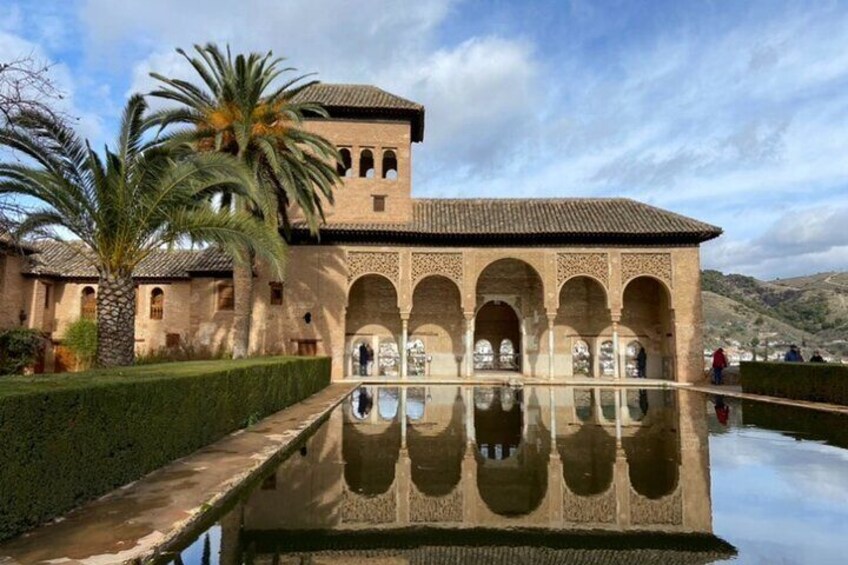 Official Guide to visit Alhambra (tickets NOT included) 