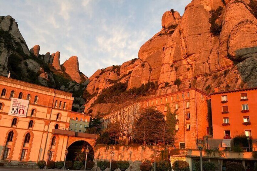 Montserrat very early, sunrise, hiking and more