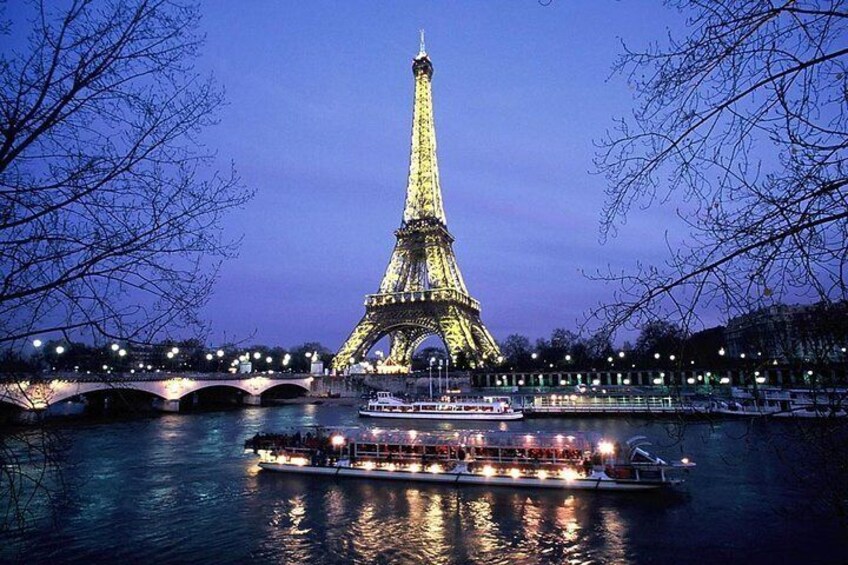 Seine River Cruise on board Vedettes du Pont Neuf