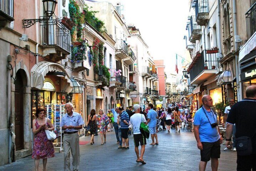 Private Tour from Catania to Etna Naxos and Taormina