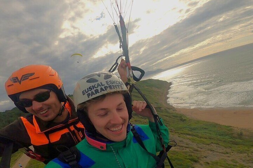 Paragliding flight in Sopelana