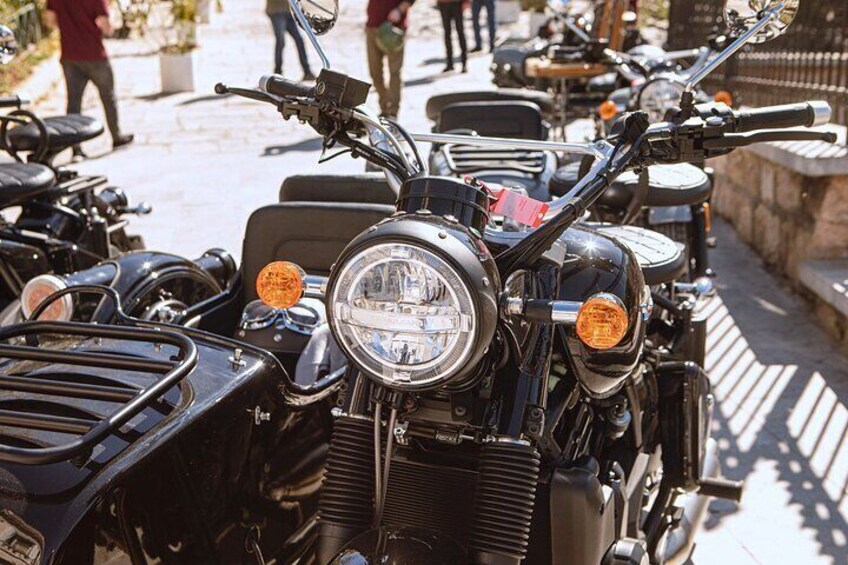 VIP Private Tour of Athens Acropolis & Plaka in a Sidecar