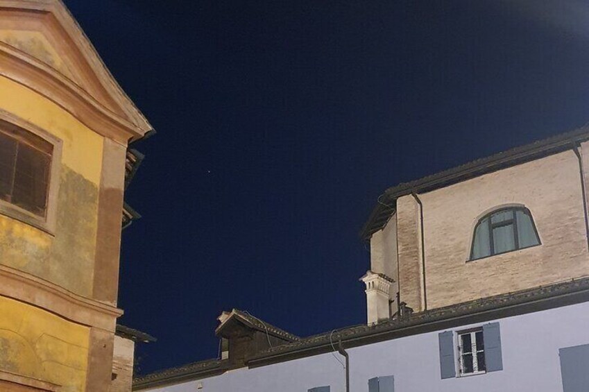 2 Hours Private Urban Trekking with Emilian Stories in Correggio