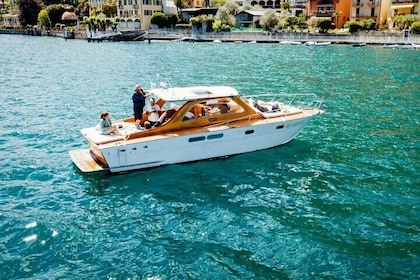 3H Private Tour with Classic Wooden Boat on Lake Como