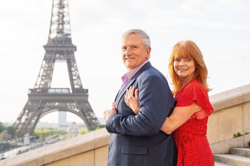 Photo Session in Paris - Photographer at the Eiffel Tower 