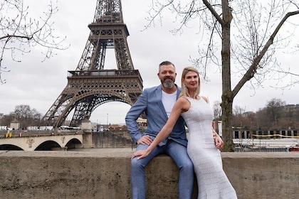 Photo Session in Paris Photographer at the Eiffel Tower