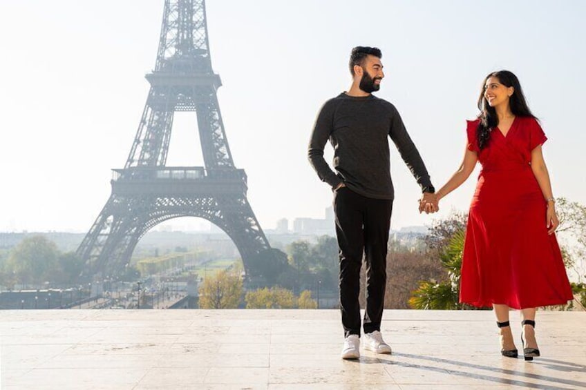Photo Session in Paris - Photographer at the Eiffel Tower 