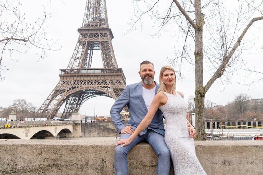 Photo Session in Paris Photographer at the Eiffel Tower